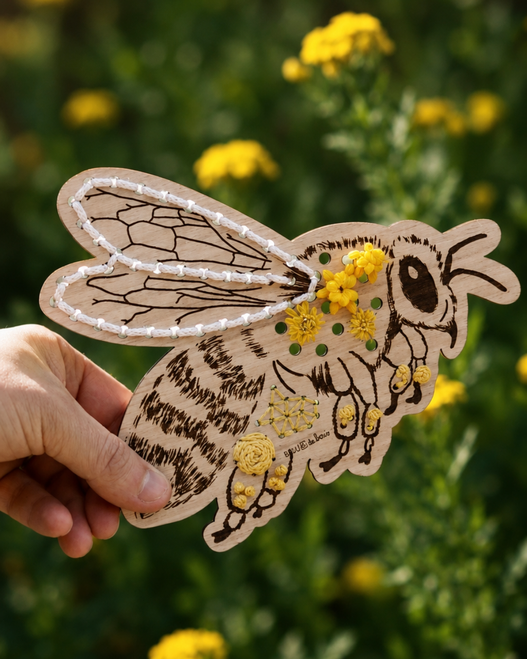 L'abeille à broder