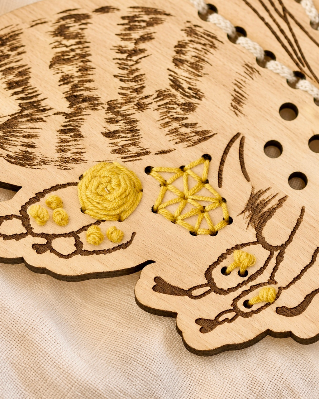 L'abeille à broder